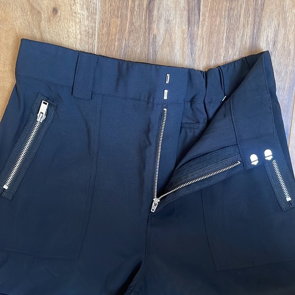 NWT FOREVER 21 Woven Ankle Pant // Zippers// Black // L Women’s - Picture 3 of 6
